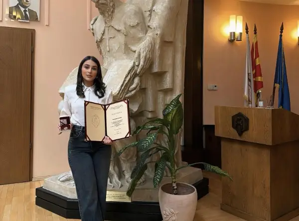 Александра Кадрова, најдобар студент на Стоматолошки факултет: „Стоматологијата е совршен спој на медицината, прецизноста и уметноста“