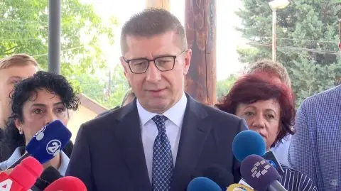МИЦКОСКИ: Учествуваа во работата, сите забелешки за Изборниот законик им беа прифатени, а потоа рекоа сами гласајте го!