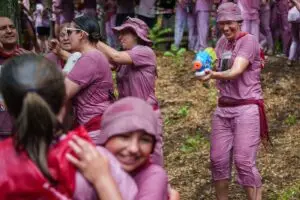 Во Шпанија се одржа традиционалната Винска битка — нема победници, целта е до крајот сите да се обоени со вино