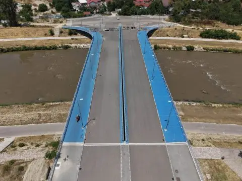 Мостот „Генерал Михајло Апостолски“ кој скопјани го знаат како „мост за ловење риба“ ќе биде пуштен во употреба, најави градоначалникот Орце Ѓорѓиевски
