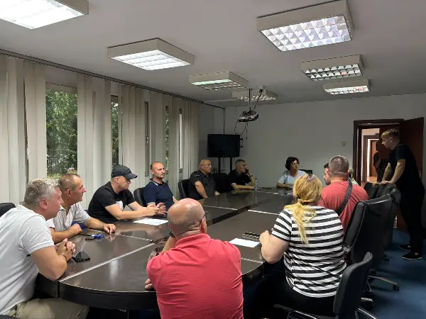Екипите работат на расчистување на критичните точки во Кисела Вода, еве каде граѓаните може да пријават проблем