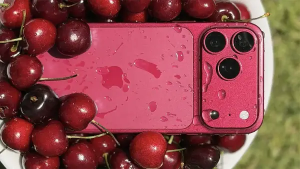 iPhone 18 Pro пристигнува во нова боја: Dark Cherry станува заштитен знак на новата серија