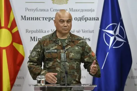 Лафчиски: Обуките за пилоти и техничари за хеликоптерите од „Леонардо“ се во тек, првите две летала ќе пристигнат до крајот на годината