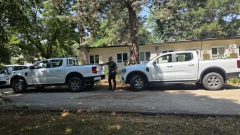 ДЗС набави две нови теренски возила за интервенции при поплави и пожари