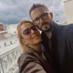 (Фото) Лука Радовиќ заглавен на невремето во Скопје, додека неговата Тамара Тодевска со сестра ѝ Тијана ужива на море