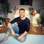 Македонскиот пејач доби чест што ја добиваат ретки: Васил Гарванлиев настапи во чест на „Битлси“