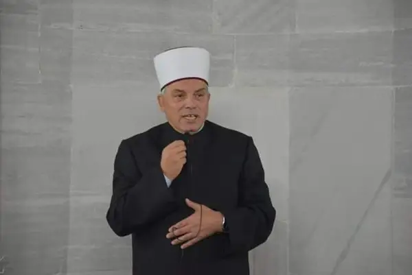 Некој продавал производи на „Фејсбук“ преку лажно видео со поглаварот на ИВЗ Фетаху