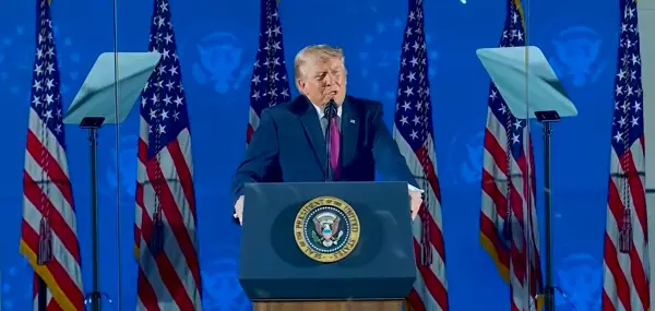 Трамп на прославата за 250 години независност на САД: Нашата земја е под закана од комунисти и новодојденци