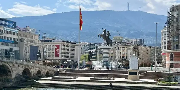 ИСТРАЖУВАЊЕ НА ЈАВНОТО МИСЛЕЊЕ: И по две години на власт, ВМРО-ДПМНЕ и лидерот Христијан Мицкоски во убедливо водство
