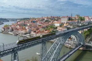 Зошто Португалија стана магнет за супербогатите?