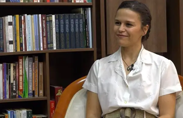 Слаѓана Вујошевиќ за успехот, предрасудите и театарот: Ние сме гласници на туѓите приказни