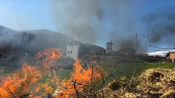 До 18 часот регистрирани 11 пожари на отворено, еден сè уште е активен