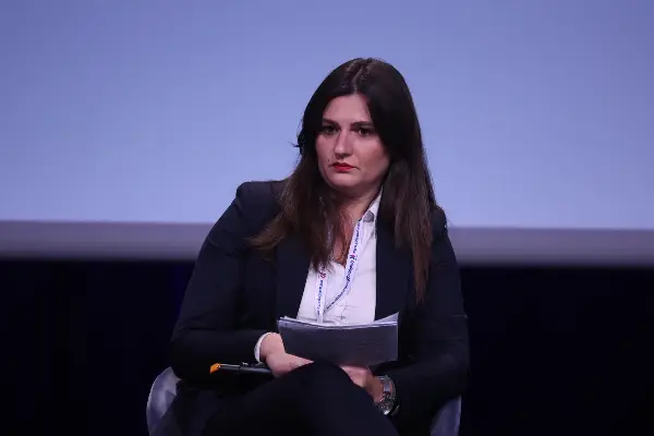 „На предлог на ЛДП и ЛИБСЕН, Европските либерали изгласаа Итна резолуција против историските вета и малтретирањата на ЕУ-границите“, велат од ЛДП