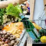 Грција ги замрзна цените на хранта, опафатени се околу 2000 прозиводи во летната сезона