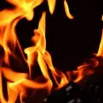 Пожар зафати камиони и електрична бандера во Битола
