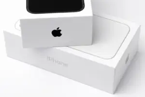 (ВИДЕО) Apple подготвува револуција: Сè што знаеме за моделот на преклоп iPhone Ultra