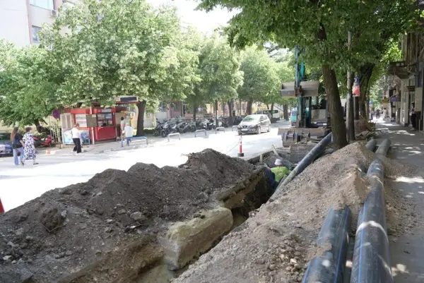 Реконструкцијата на водоводната мрежа на „11 Октомври“ влегува во завршна фаза (ФОТО)