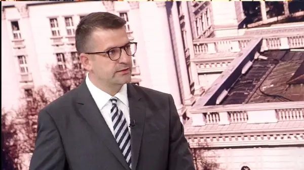 Томовски: Воведувањето на обоените регистарски таблички за службените возила ги намали злоупотребите за 70 проценти