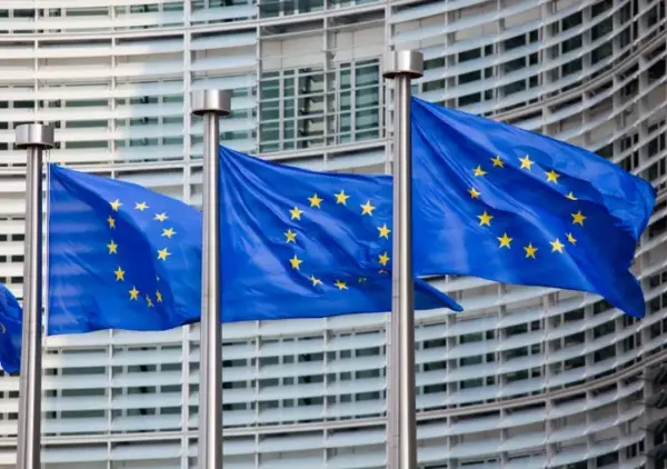Европскиот парламент во вторник и четврток трет пат гласа за спорното скенирање приватни пораки, а новата процедура значително го олеснува усвојувањето