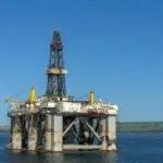 Цените на нафтата скокнаа по американските напади врз Иран