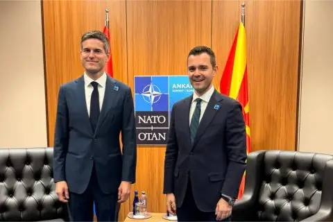 Муцунски во Анкара: Разговор со холандскиот шеф на дипломатијата