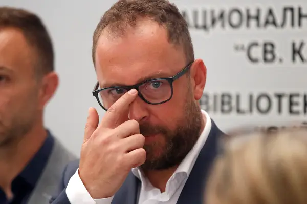 Љутков: Со ребалансот нема намалување на средствата за Агенцијата за филм, ниту пренамена за канцелариска опрема