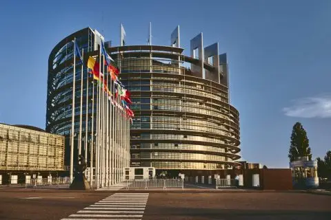 Европскиот парламент го критикува Зеленски поради спорот со Полска