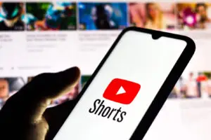 YouTube го отстранува познатото копче и воведува опција што ќе ви овозможи да гледате видеа двојно побрзо