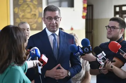 Мицкоски: Владата подготвува мерки за поддршка на млекопроизводителите, ќе се заострат критериумите за увоз на млеко во прав