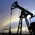 Драстичен скок на цените на нафтата по најновите напади на САД и одговорот на Иран