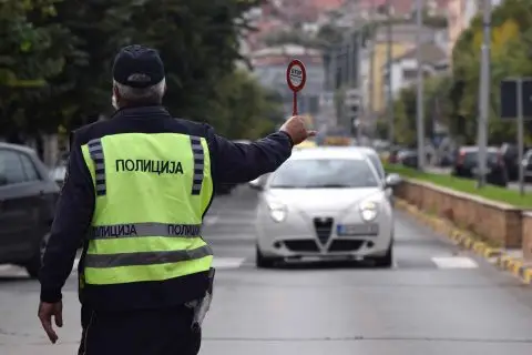 Приведени 64 возачи изминатиот викенд, 1.426 сообраќајни прекршоци