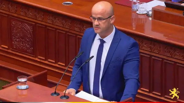 Велјановски до Тренчевска: Го изгубивте легитимитетот уште како министерка за труд и социјална политика со бројните скандали и контроверзи