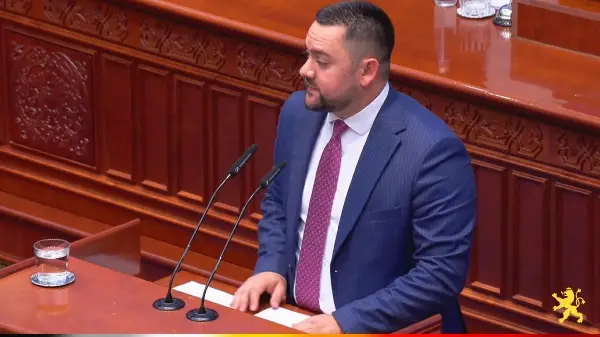 Стојановски до Лукаревска: Реконструкција на Владата е легитимен инструмент за поефикасно функционирање на институциите