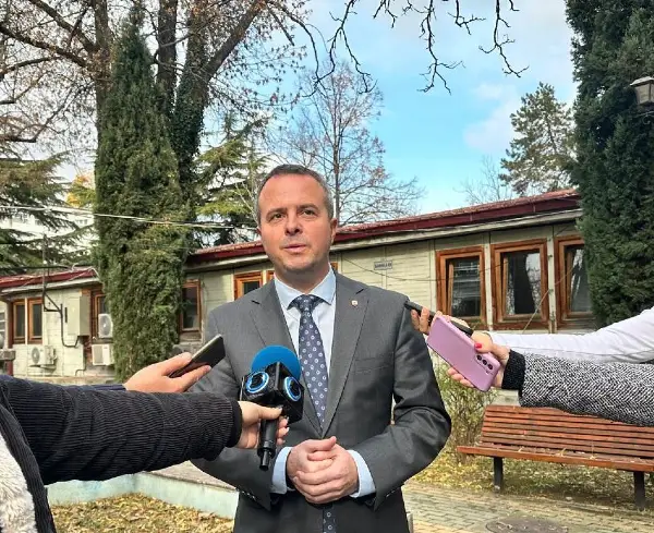 „Ветувањето за бесплатен училишен оброк останува, мерката ќе се реализира фазно“, вели Герасимовски