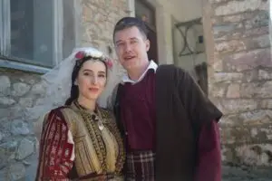 ФОТО+ВИДЕО | Помеѓу мијачката магија и новото време – како си поминавме на Галичка свадба?