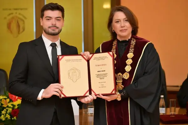 Филип Стоилков, најдобар студент на Правен со просек 9,88: „Не му требаат драстични промени на правниот систем, туку на луѓето што оперираат во него“