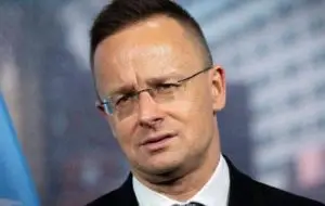Сијарто поднесе оставка од пратеничката функција