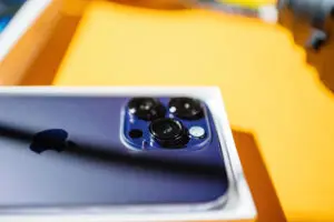 Крај на титаниумот? Apple донесе неочекувана одлука за новите модели на iPhone