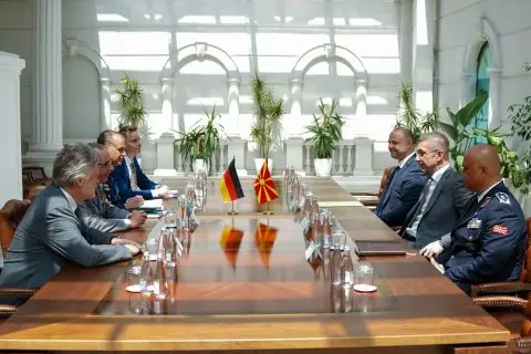 Мицкоски – Бројер: Унапредување на одбранбената соработка и зајакнување на партнерството во рамки на НАТО