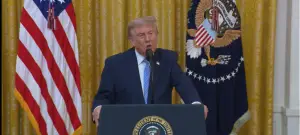 ВИДЕО: Трамп жестоко ја обвини Кина во говор кој дел од големите ТВ мрежи одбија да го пренесуваат