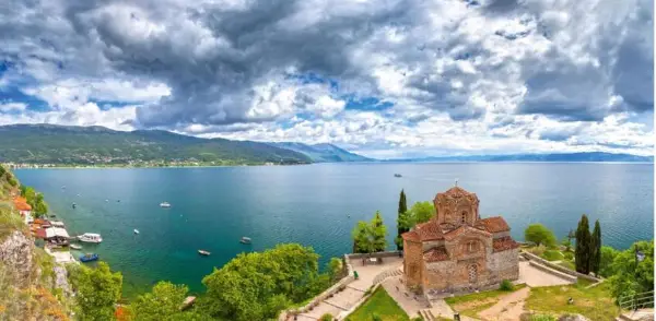 УНЕСКО се фати за црвениот картон: Македонија е пред одлука да го загуби Охрид