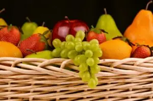 Русија привремено го ограничува увозот на коскесто овошје од пет големи турски производители