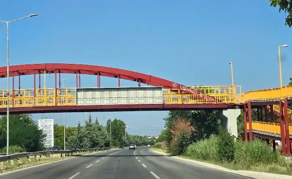 350 лежалки украдени пред две години во Италија, се појавиле на плажа во Албанија