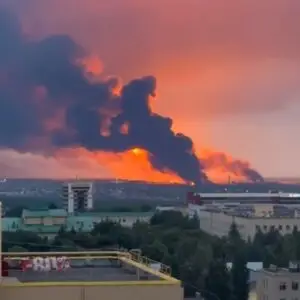 ВИДЕО| Украина нападна магацини за нафта на југот на Русија, избувнаа големи пожари