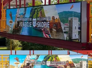 Печатна грешка, вели Ѓорѓиевски за стариот билборд, поставен нов со фотографии од знаменитости на Скопје