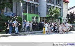 На протестот за водата во Гостивар излегоа само десетина граѓани