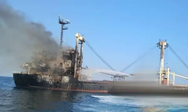 Во руски напад врз товарен брод во Црно Море загинаа десет луѓе