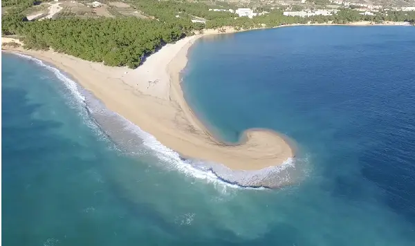 Забрането капење на плажа во Хрватска поради фекално загадување на морето