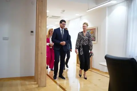Министерот Агон Ферати на средба со в.д. амбасадорката на САД, Никол Варнс