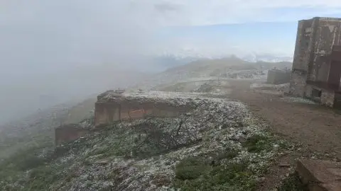 На Пелистер падна снег